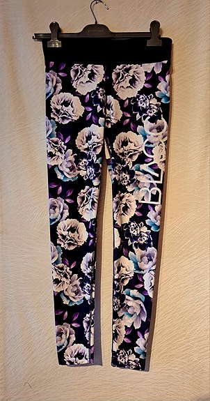 Naisten Treenitrikoot / Leggingsit M/38