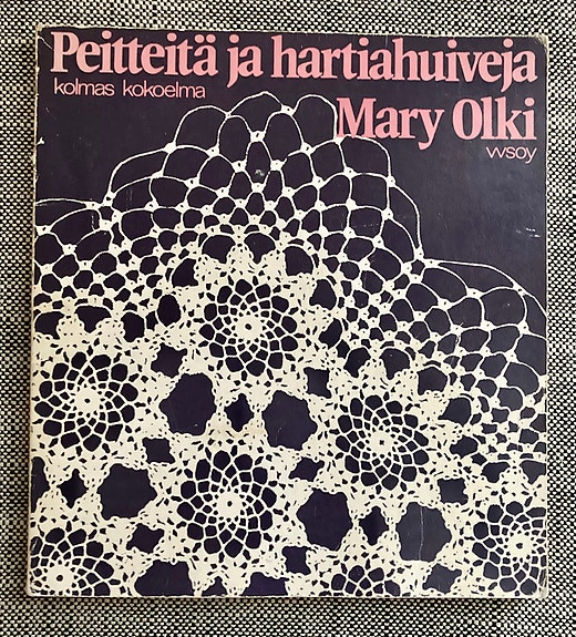 Mary Olki: Peitteitä ja hartiahuiveja