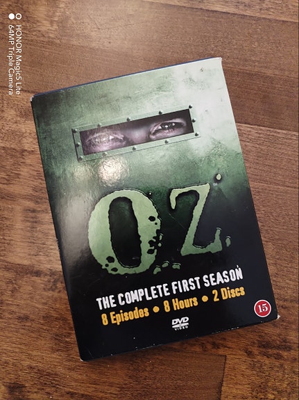 Myydään OZ kylmä rinki.the complete first season