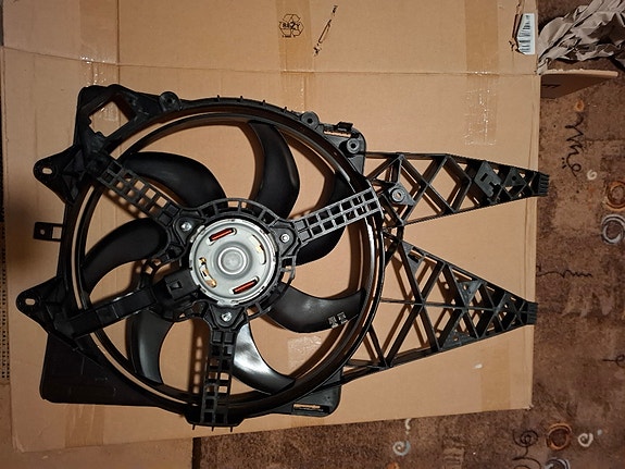 Lancia Delta T-jet jäähdyttimen puhallin.