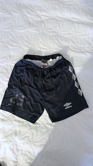 Umbro mustat shortsit 164
