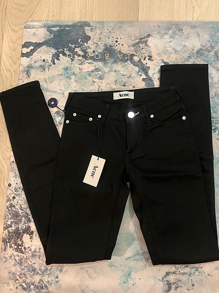 New with tags ACNE Kex Wet Black (Modern Vintage) jeans W25 L32