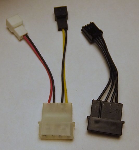 4-pin Molex - 2x tuuletin 3-pin ja 4-pin Molex - floppy