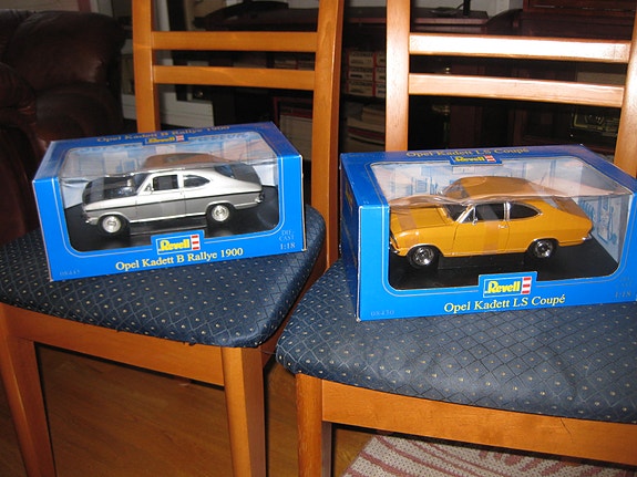 Revell metallinen pienoismalli 1:18 Opel Kadett B, 2 kpl uusia
