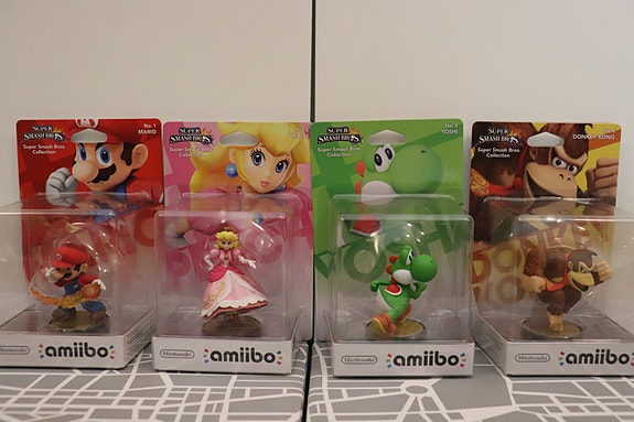 Wii U: Smash Bros Amiibot (Nintendo) 1-56 alkuperäisissä paketeissa