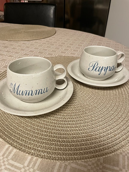 Pentik Mummu ja Pappa mukit & Pentik lautaset