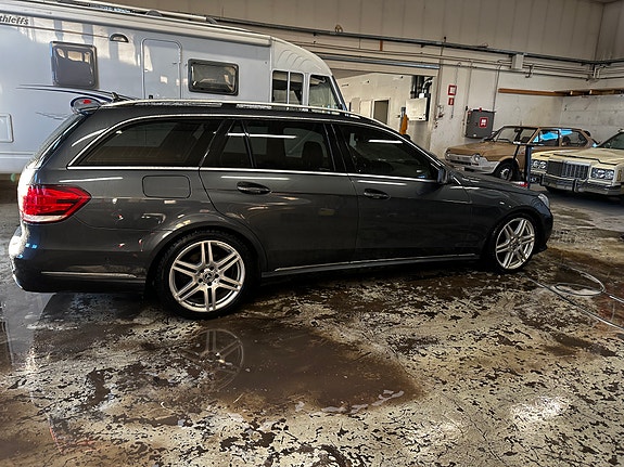 Mercedes-Benz Renkaat vanteilla 245/40R18