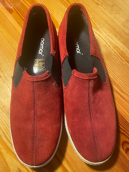 Punaiset mokkanahkakengät 39,  Pomar