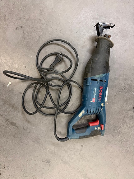 Puukkosaha Bosch GSA 1100 E sähköinen