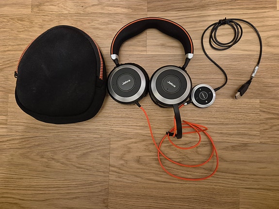 Jabra USB-kuulokemikrofoni ja kotelo