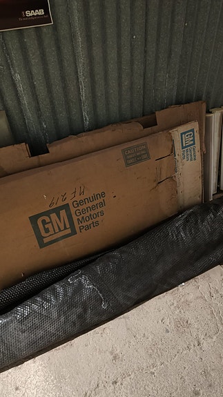 GM auton laseja