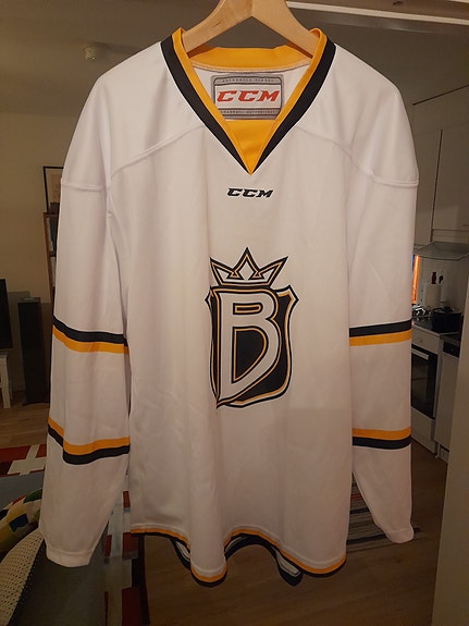 Aito Espoo Blues A-junioreiden pelipaita #24 koko L Valkoinen Jääkiekko