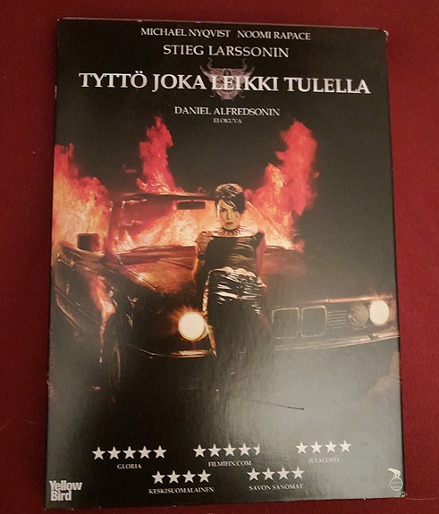 Tyttö joka leikki tulella