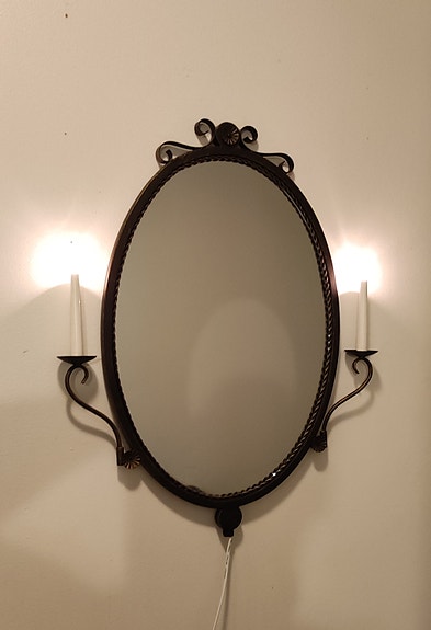 Metallinen seinä peili