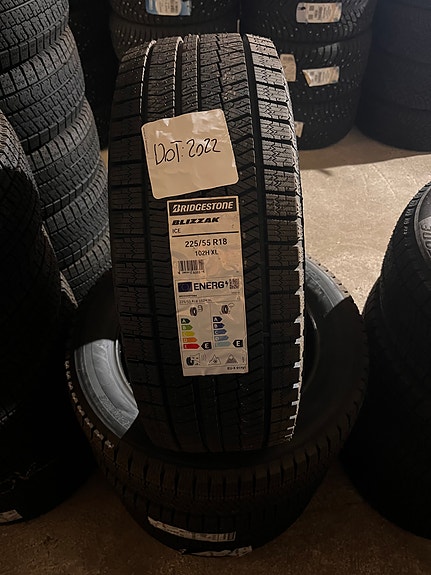 Bridgestone Blizzak Ice 225/55R18