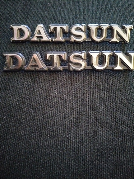 Datsun emblem