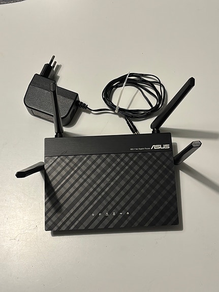 Asus RT-AC1300G reititin