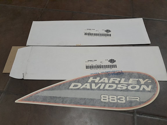 Harley Sportster 883R Tankki tarrat