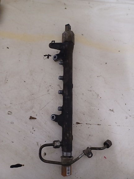 VW CADDY 2010-2015 1,6 TDI DSG Polttoainejakaja 03L130089B
