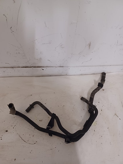 VW CADDY 2010-2015 1,6 TDI DSG Moottorin vesijäähdytyksen putki/letku 3AA122109B