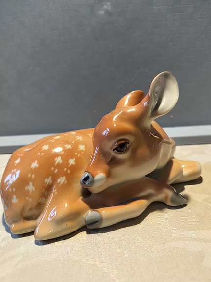 Bambi postiili patsas, Lomonosov. USSR