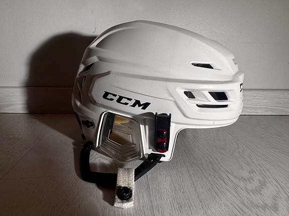 CCM Tacks 110, jääkiekkokypärä, koko S, väri valkoinen