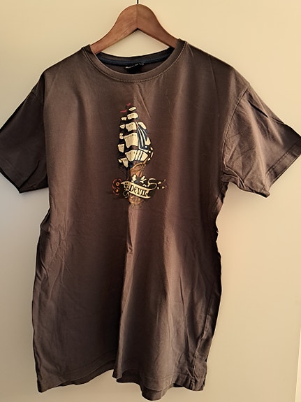 Miesten t-paita XL 5€+7 90posti