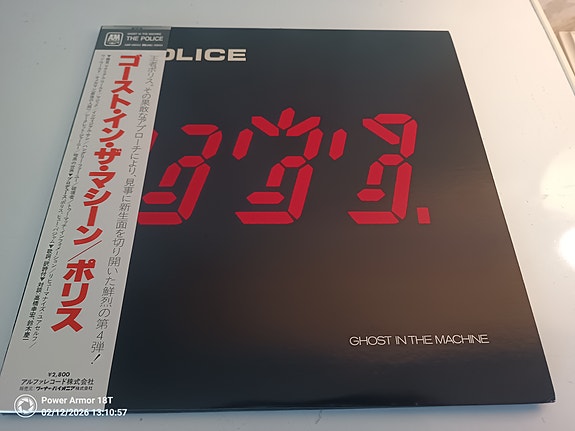 The Police synchronicity sekä Ghost In The Machine Japani lp