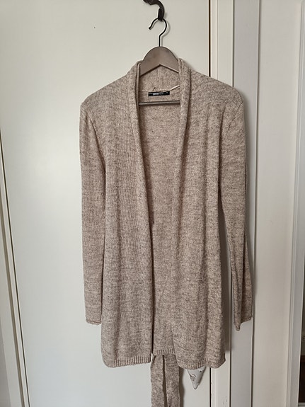 Gina tricot- neuletakki