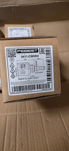 Mitsubishi Outlander etuvetoakseleiden nivelet