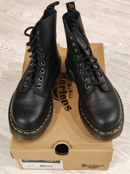 Dr. Martens naisten saappaat koko 38