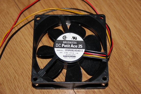 Tuuletin  24V