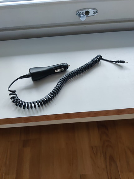 Nokia DC-4 12/24V autolaturi