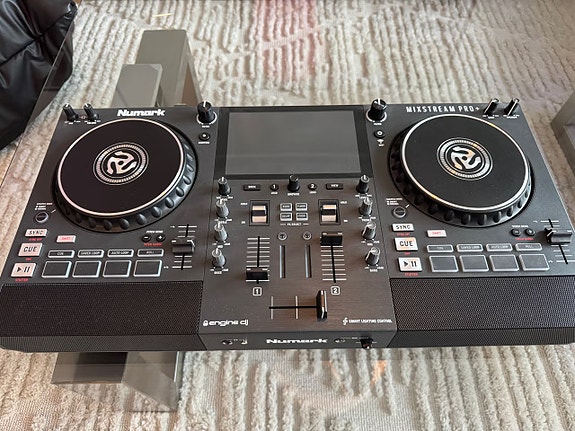 Numark Mixstream Pro+