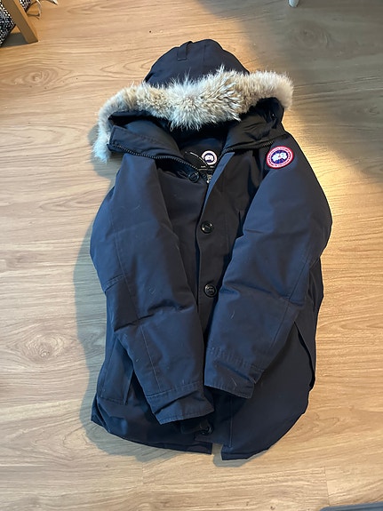 Canada Goose Chateau parka. Koko M