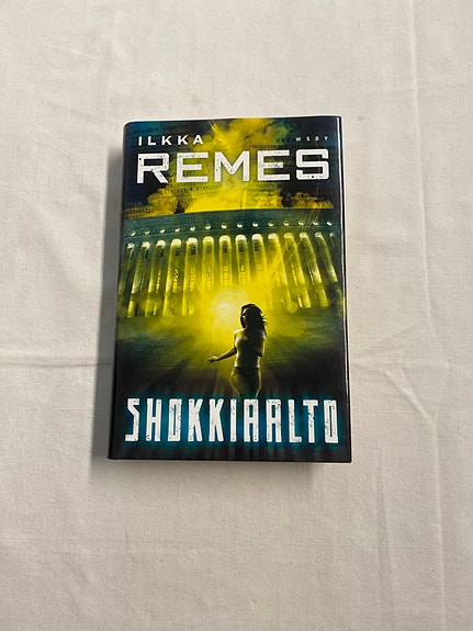 Ilkka Remes Shokkiaalto kirja