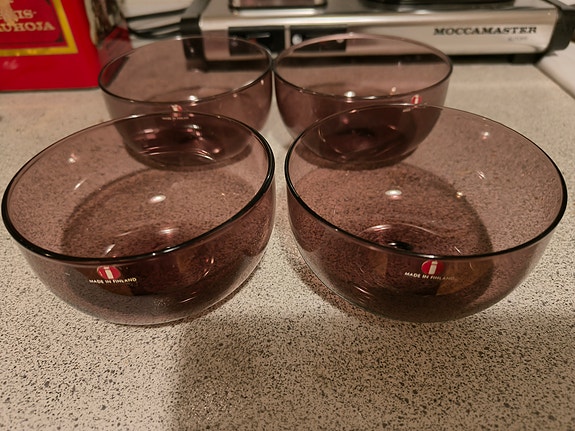 Myydään Iittalan Timo Sarpaneva kulhot, violetit