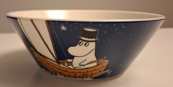 Kulho Muumipappa purjehtii