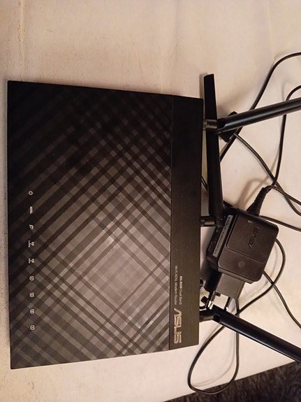 Asus modeemi/reititin