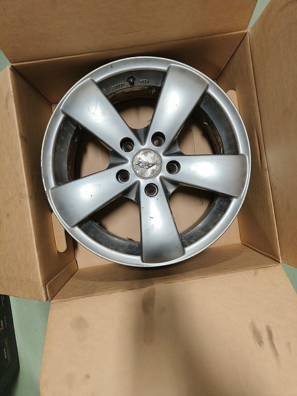 16" vanteet