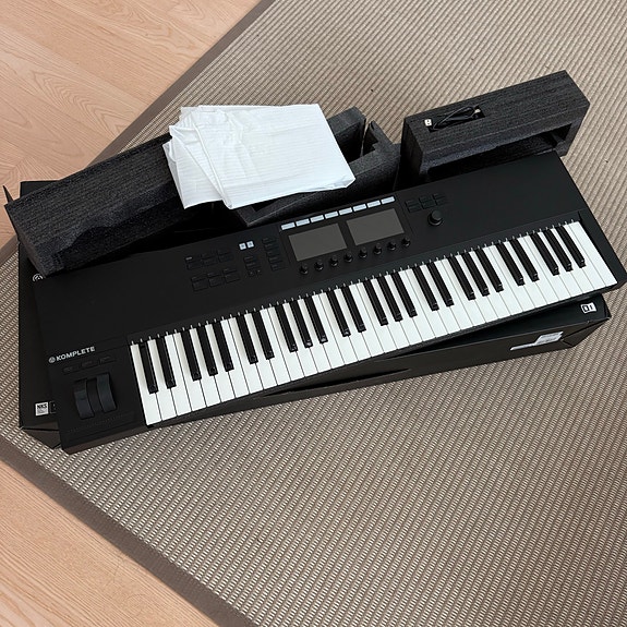 Native Instruments Komplete Kontroll s61 mkII