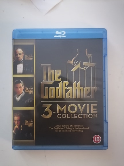 Kummisetä trilogia