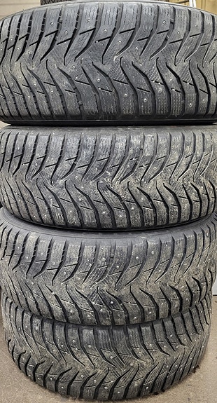 265/65/17 Kumho nastarenkaat