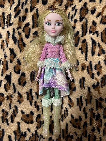 Ever After High Crystal Winter nukke