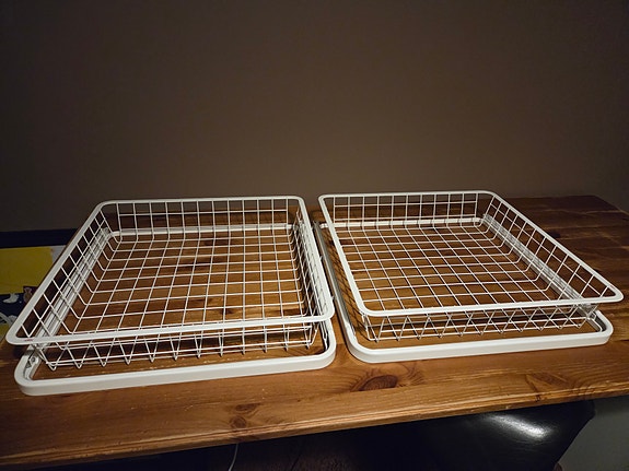 2 kpl Elfa korit ja ulosvedettävä kehykset, 45 cm leveä