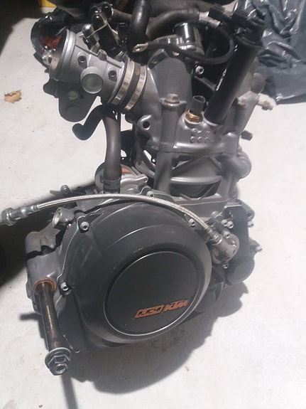 KTM duke 690 R (2015) moottori aj. 20tkm