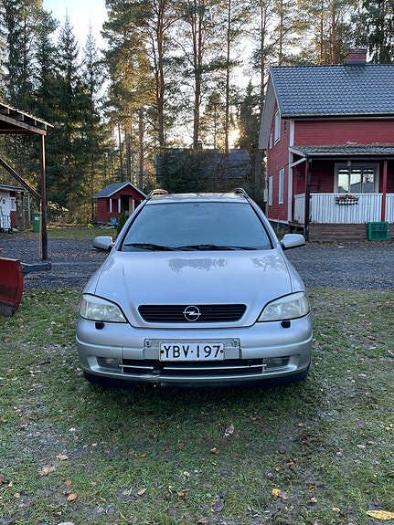 Myydään 1.8 g astran osia