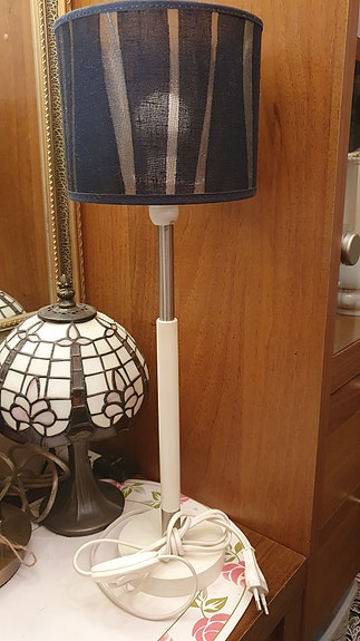 Pöytälamppu SWEDISH DESIGN/ TABLE LAMP Toimivat.