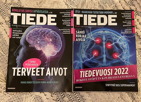 2 kpl Tiede lehtiä