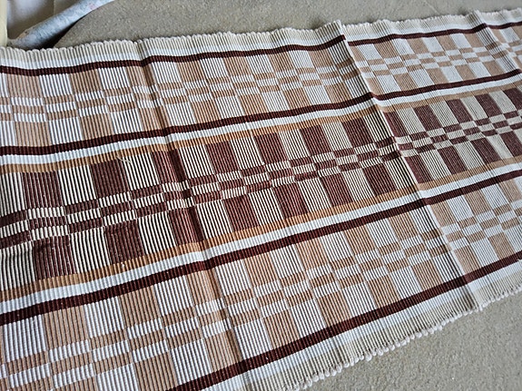 Poppana, kaitaliina, uusi, 113 x 41, bees/ruskea